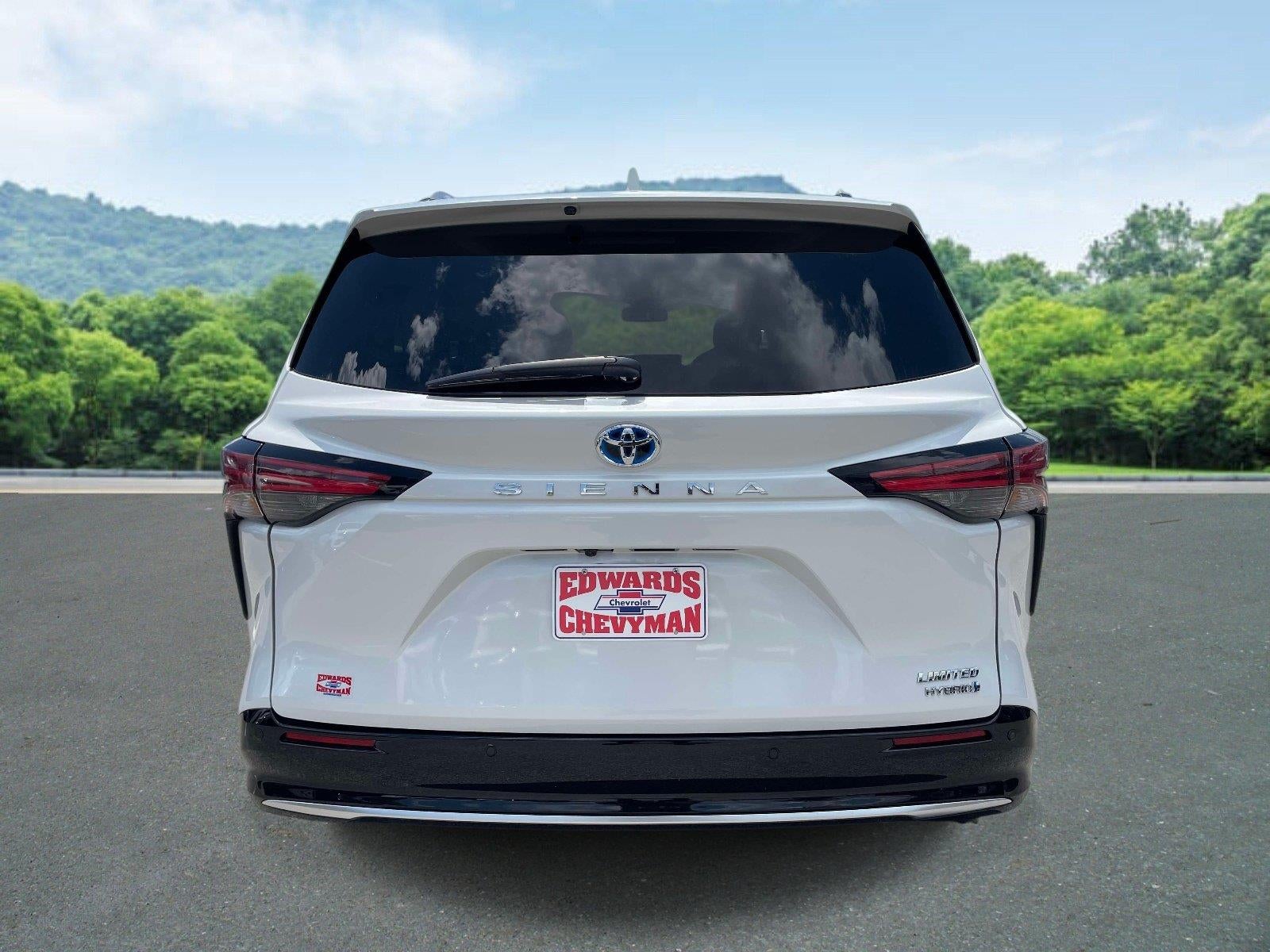 2023 Toyota Sienna Limited