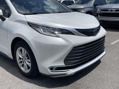 2023 Toyota Sienna Limited