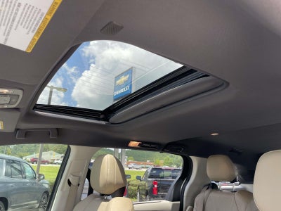 2023 Toyota Sienna Limited