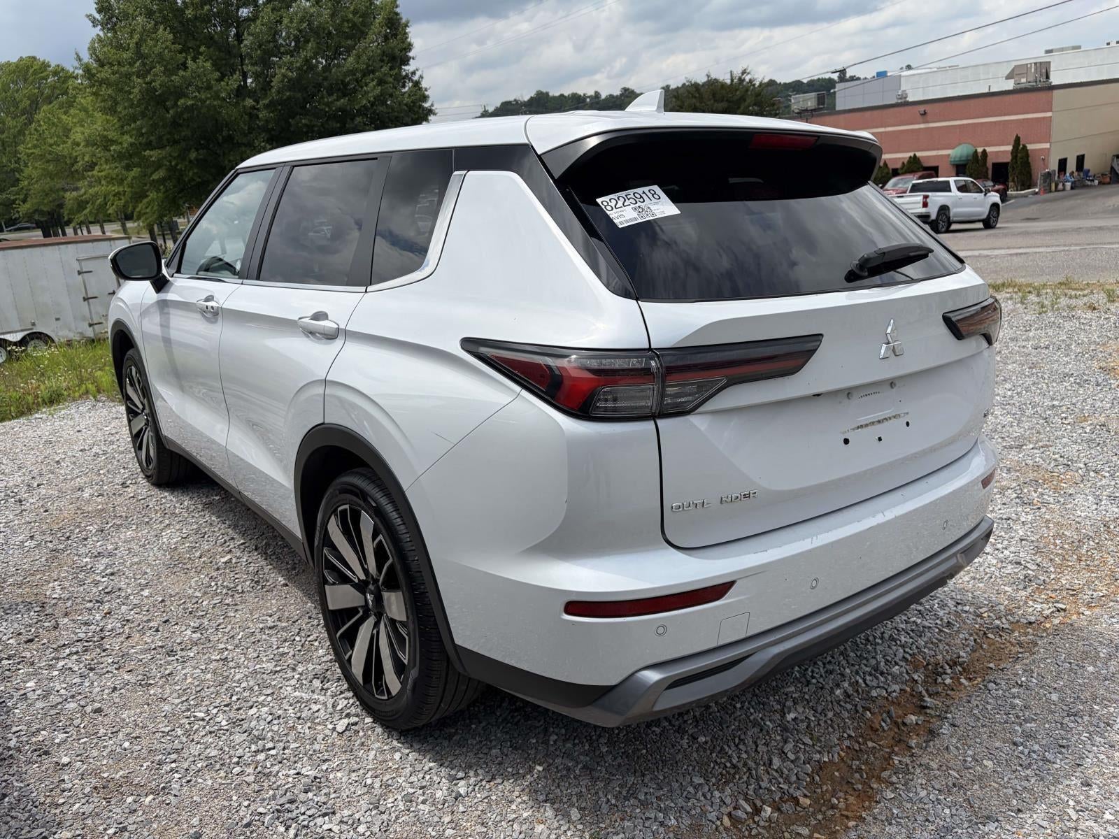 2025 Mitsubishi Outlander SE