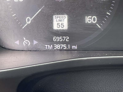 2022 Volvo XC40 Momentum