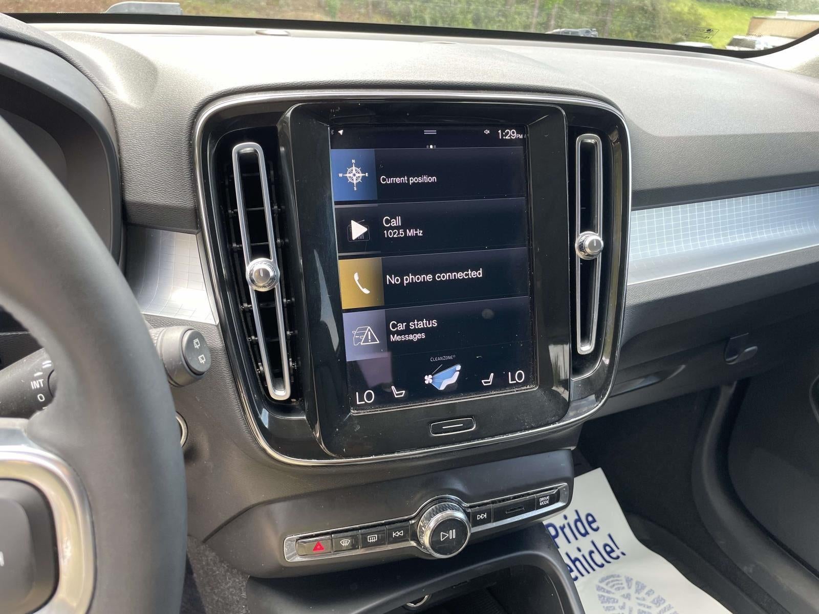 2022 Volvo XC40 Momentum