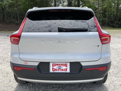 2022 Volvo XC40 Momentum