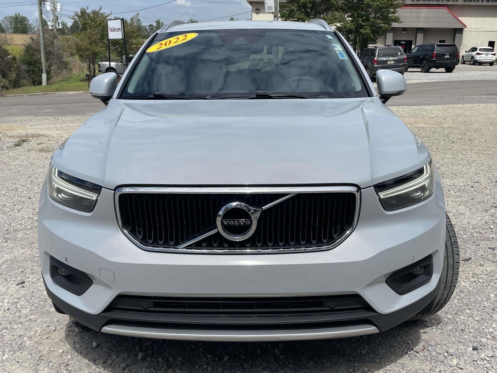 2022 Volvo XC40 Momentum