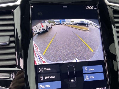 2022 Volvo XC90 Momentum