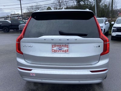 2022 Volvo XC90 Momentum